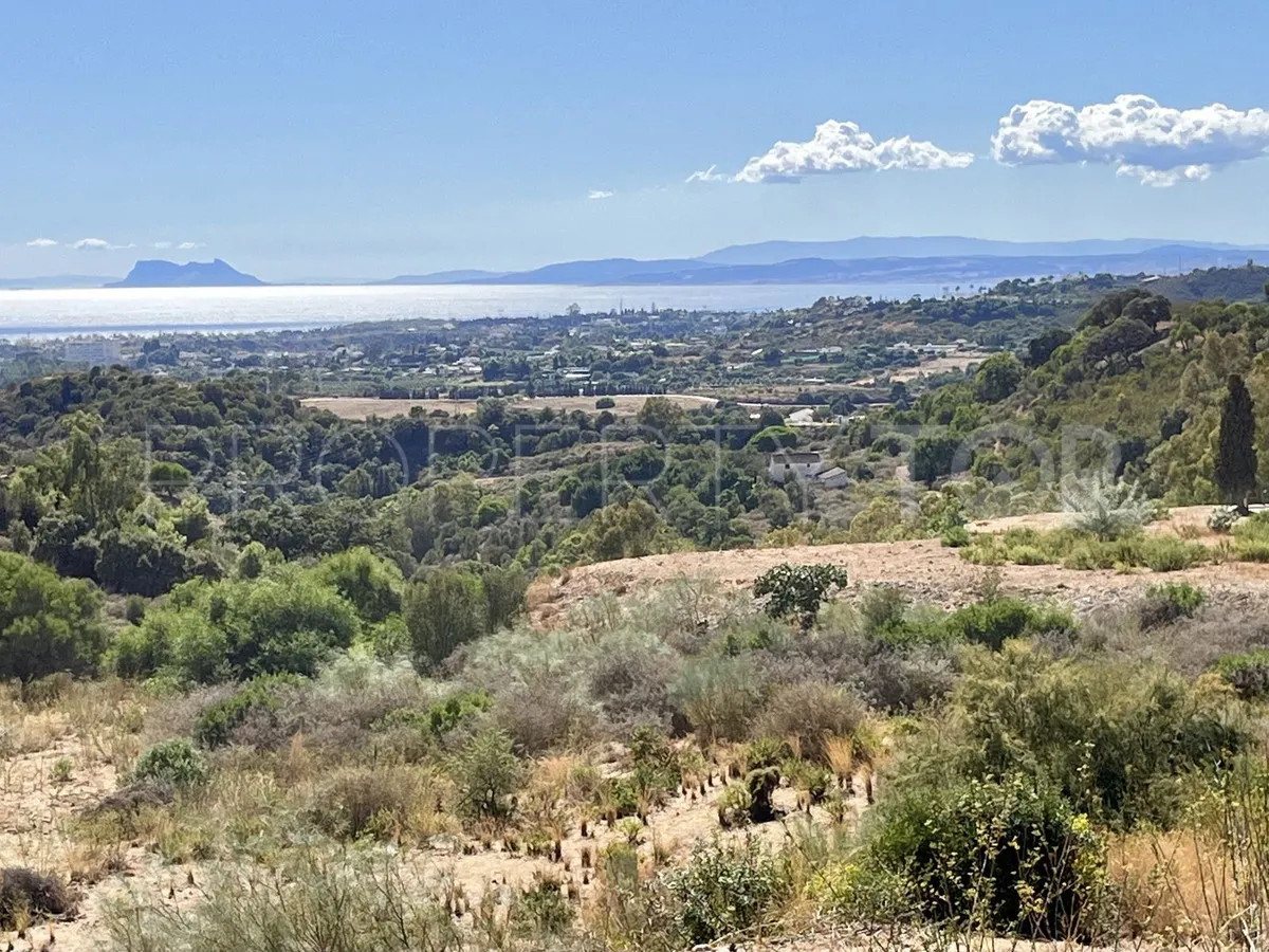 Plot for sale in New Golden Mile