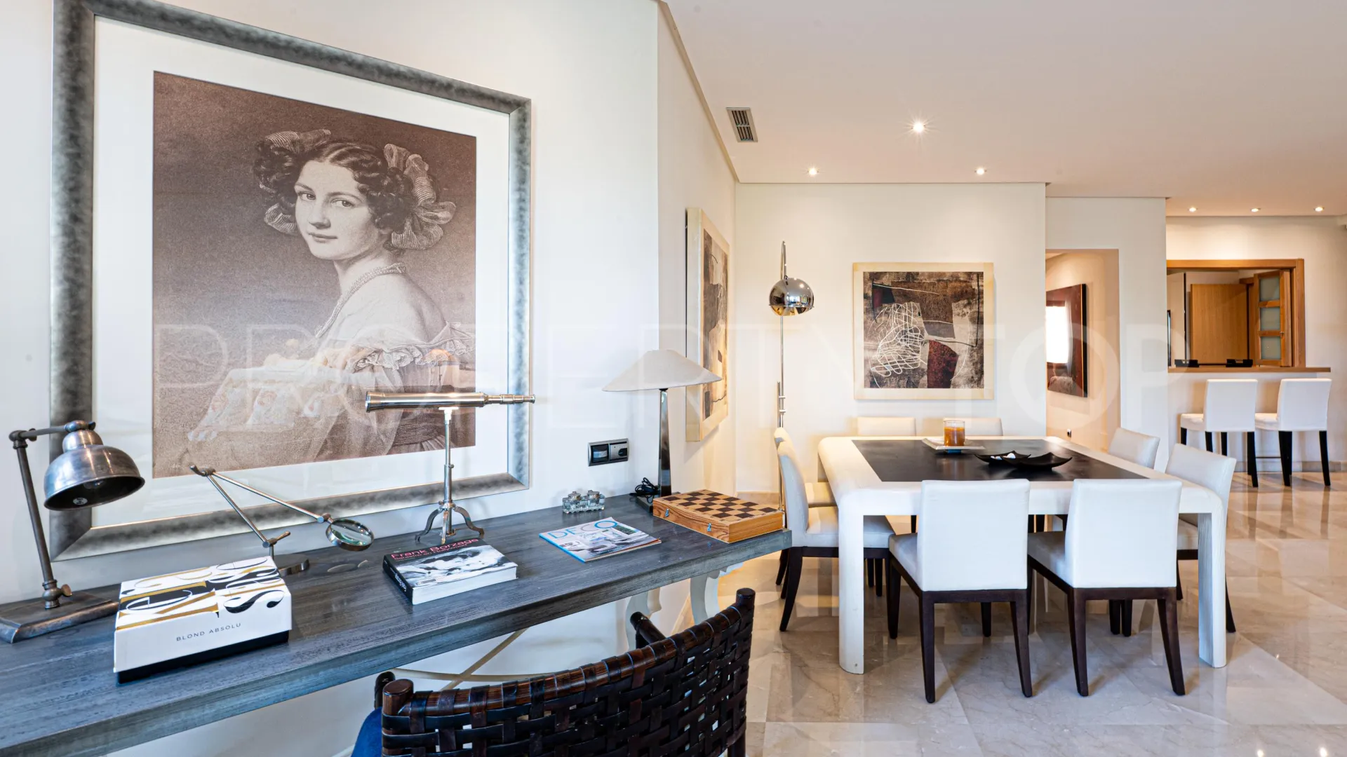 For sale ground floor apartment in Sierra Blanca with 2 bedrooms