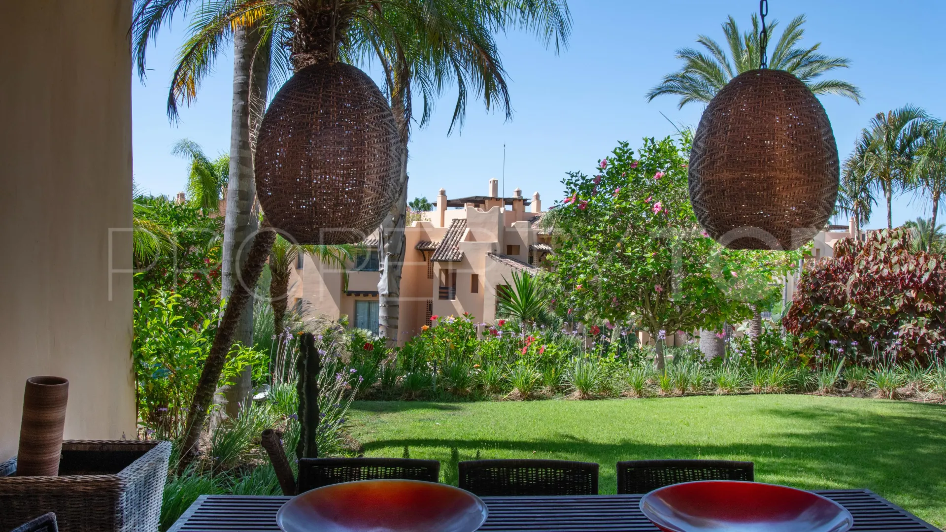 For sale ground floor apartment in Sierra Blanca with 2 bedrooms