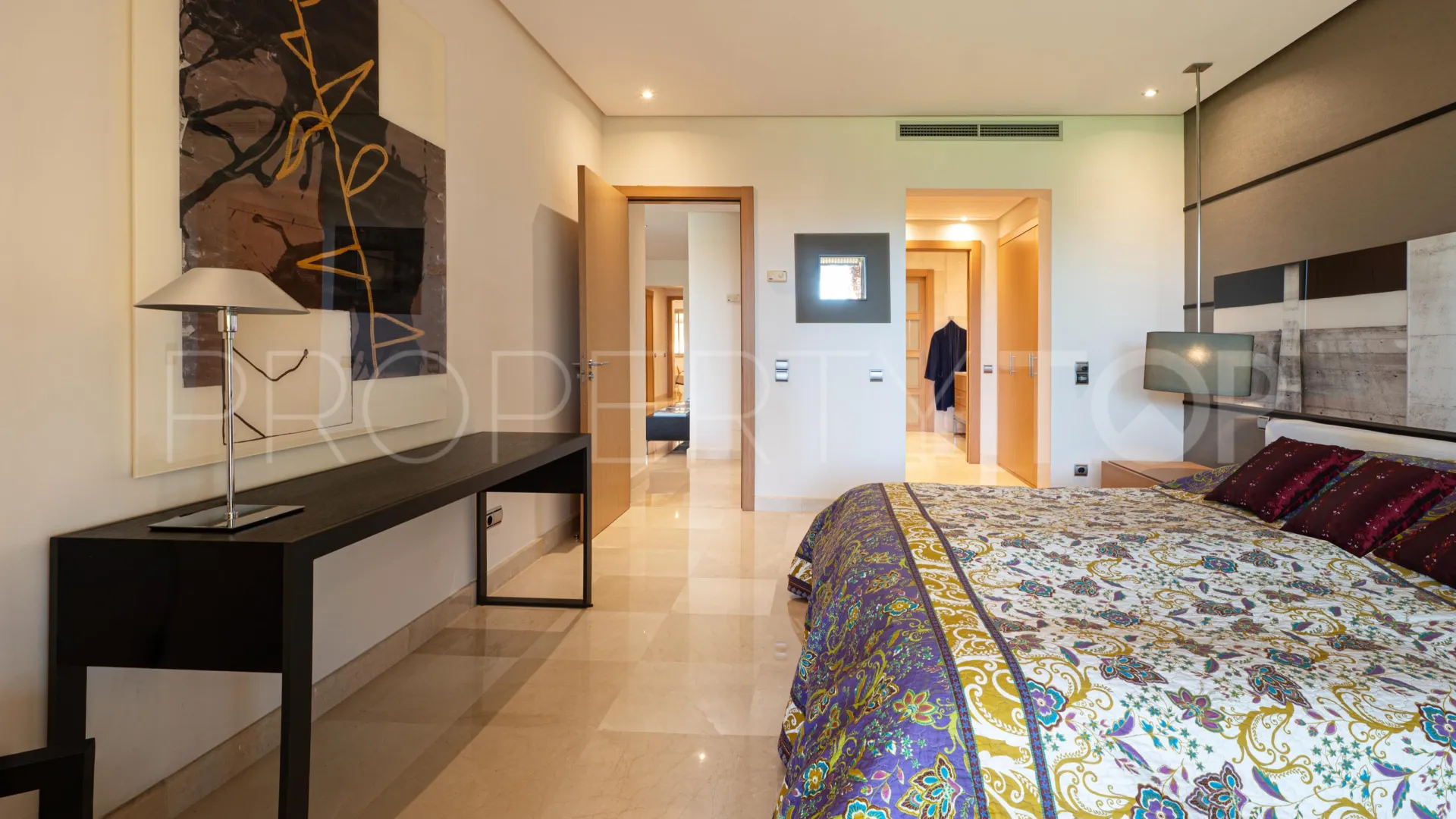 For sale ground floor apartment in Sierra Blanca with 2 bedrooms