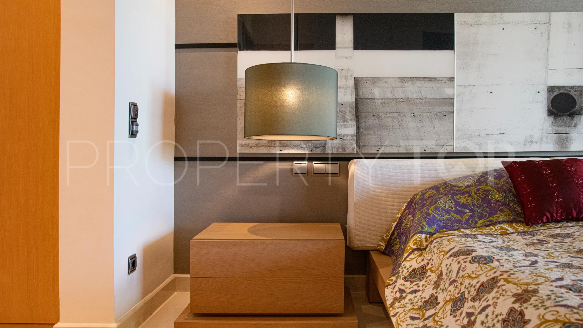 For sale ground floor apartment in Sierra Blanca with 2 bedrooms