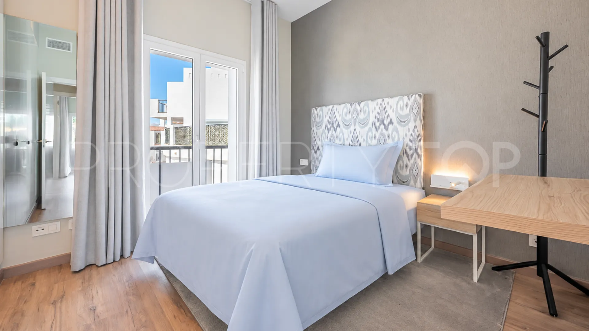 For sale Paraiso Pueblo penthouse