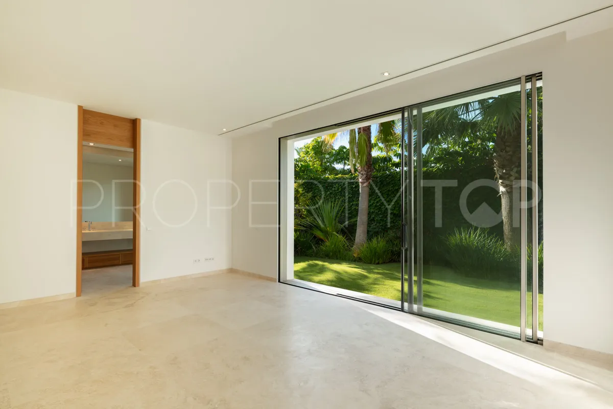 Villa en venta con 5 dormitorios en Finca Cortesin