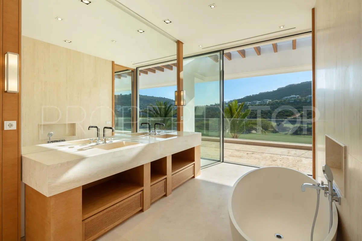 Villa en venta con 5 dormitorios en Finca Cortesin