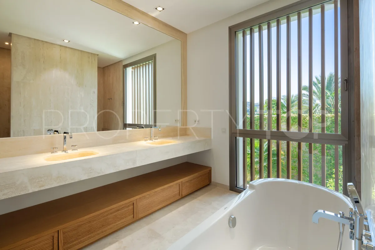 Villa en venta con 5 dormitorios en Finca Cortesin