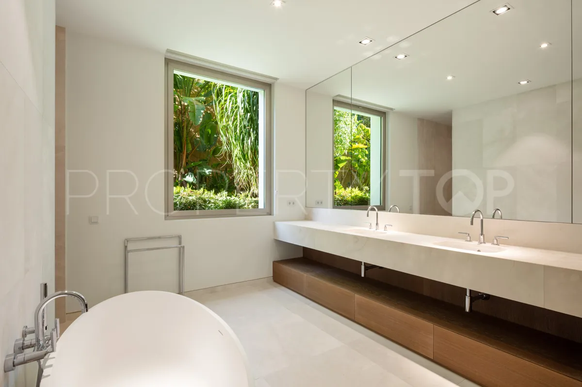 Villa en venta en Finca Cortesin con 4 dormitorios