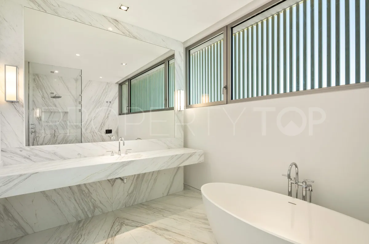 Comprar villa de 5 dormitorios en Finca Cortesin