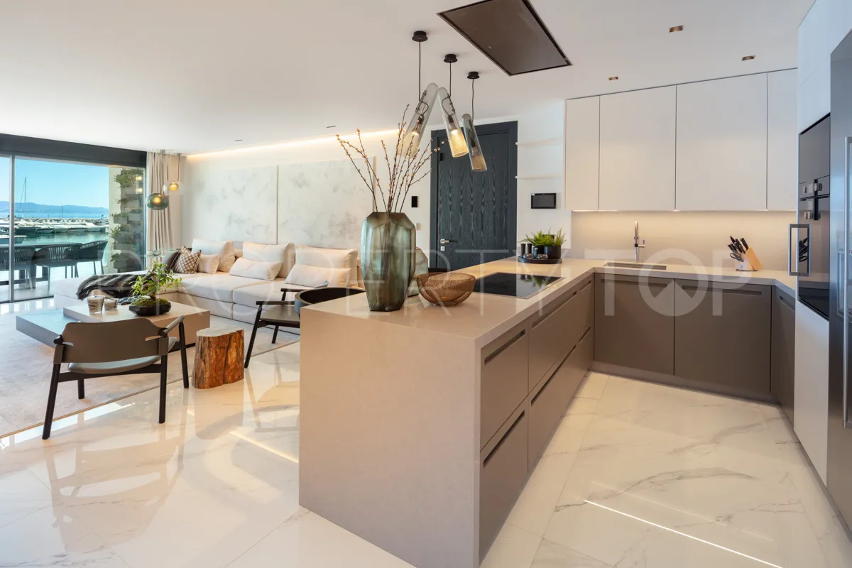 Apartamento en venta con 3 dormitorios en Marbella - Puerto Banus
