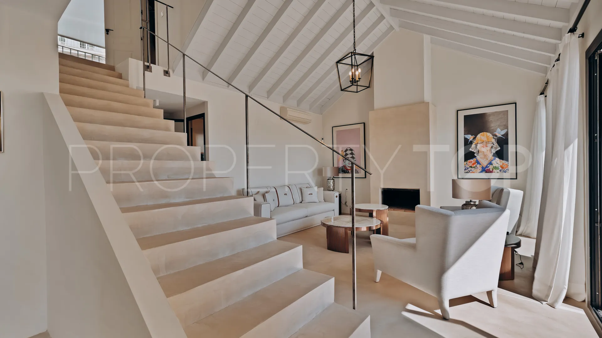 For sale house with 4 bedrooms in Marbella Hill Village