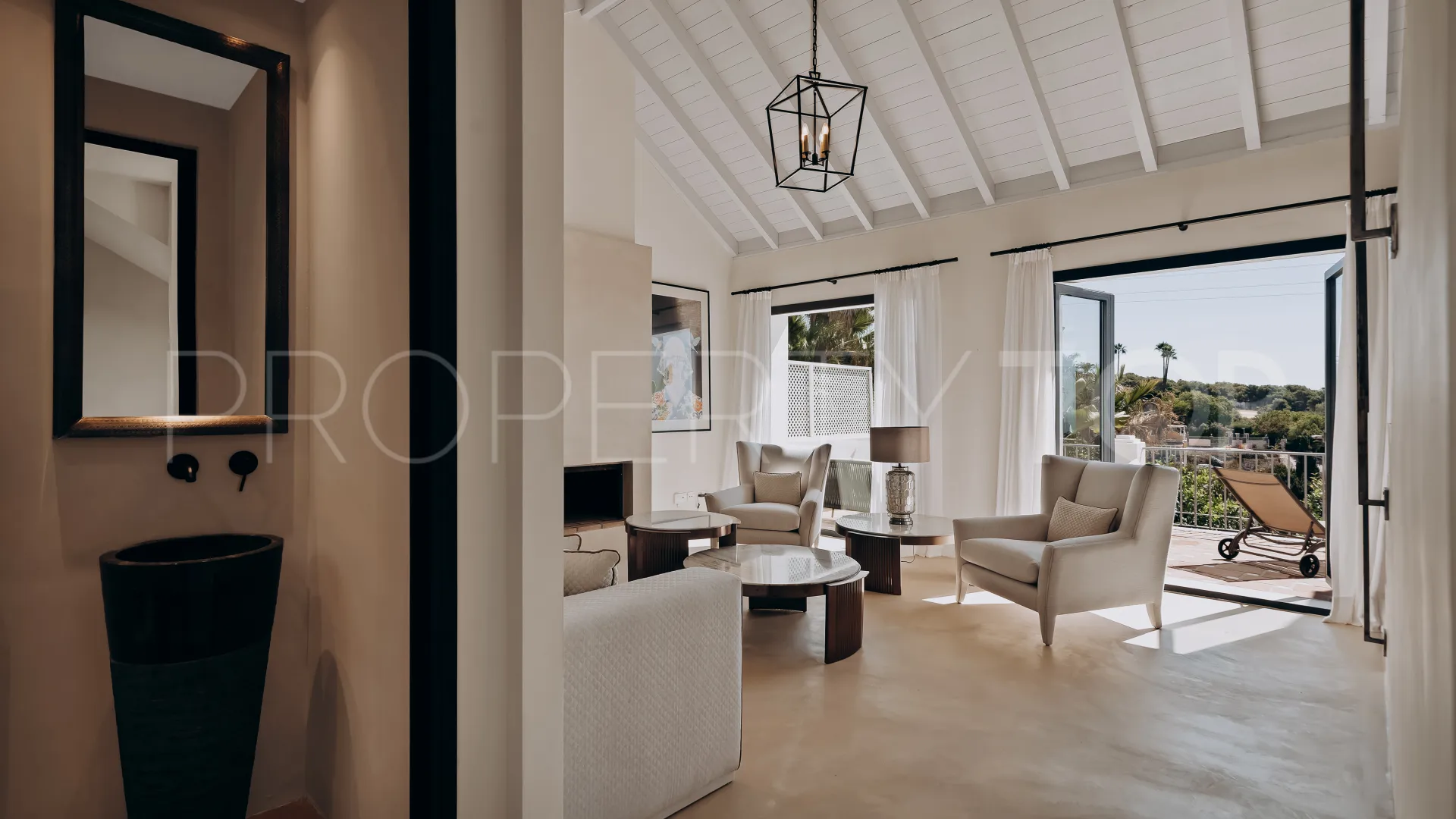 For sale house with 4 bedrooms in Marbella Hill Village