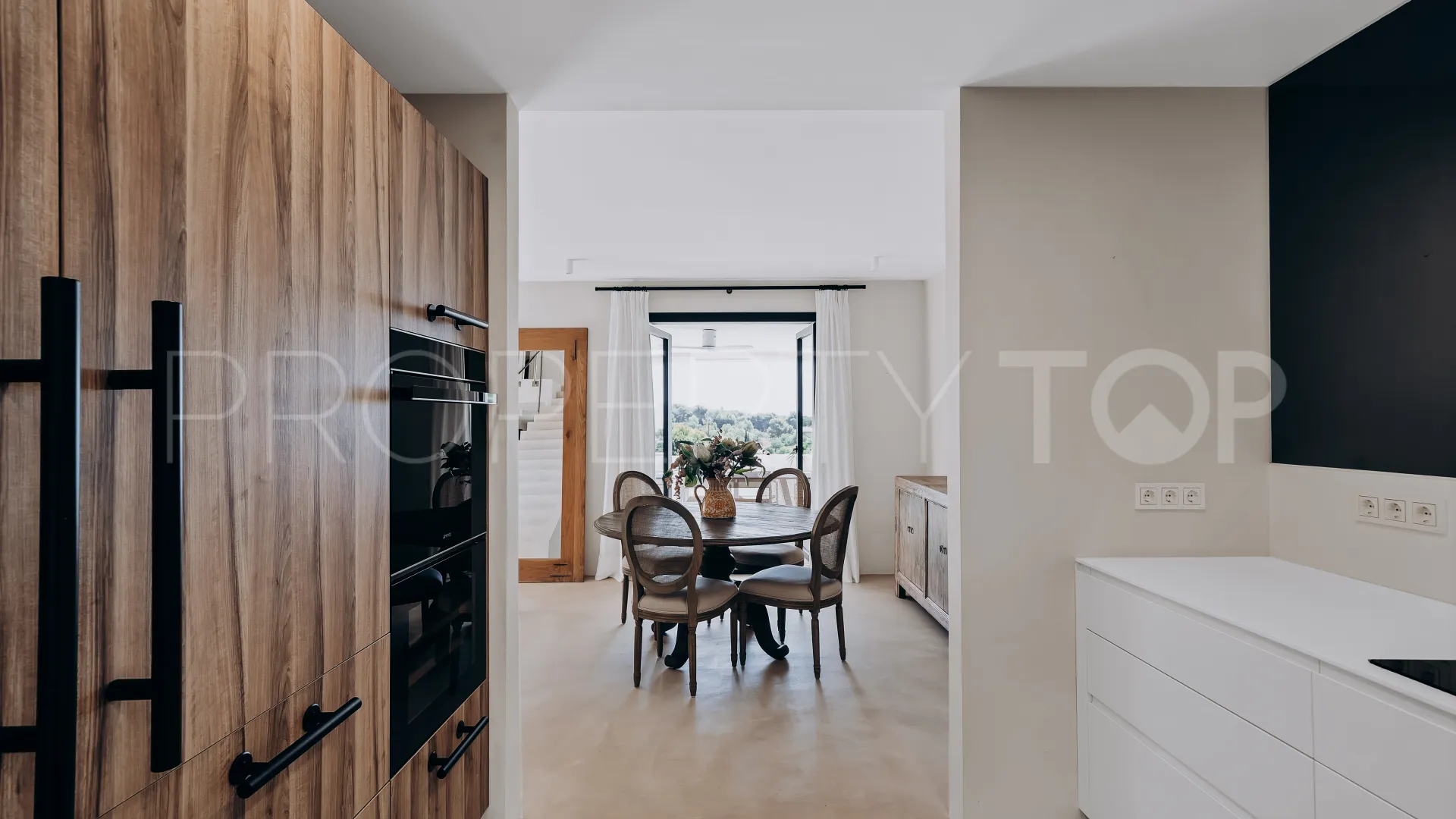 For sale house with 4 bedrooms in Marbella Hill Village