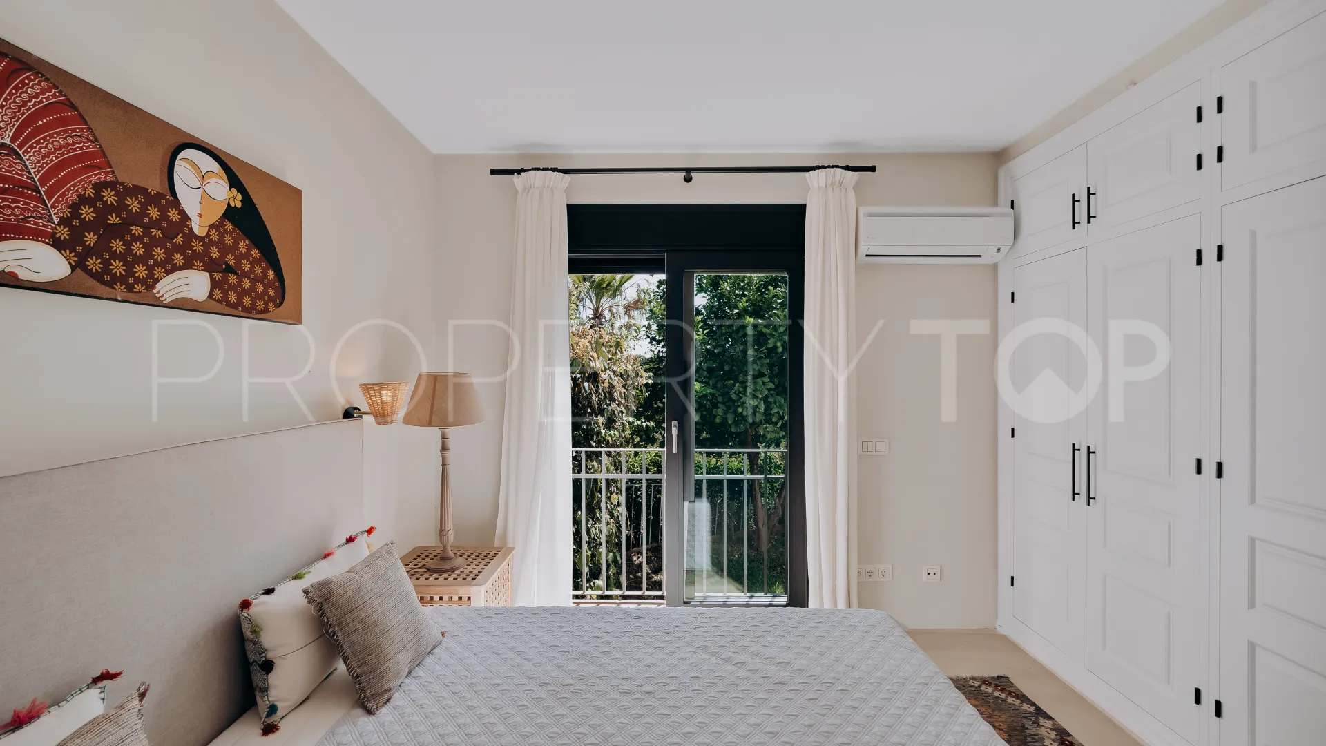 For sale house with 4 bedrooms in Marbella Hill Village