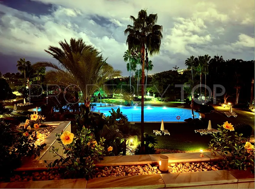 Duplex penthouse with 4 bedrooms for sale in Los Granados Golf
