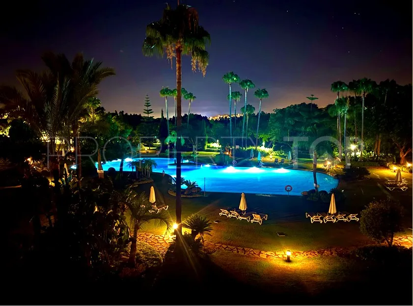 Duplex penthouse with 4 bedrooms for sale in Los Granados Golf