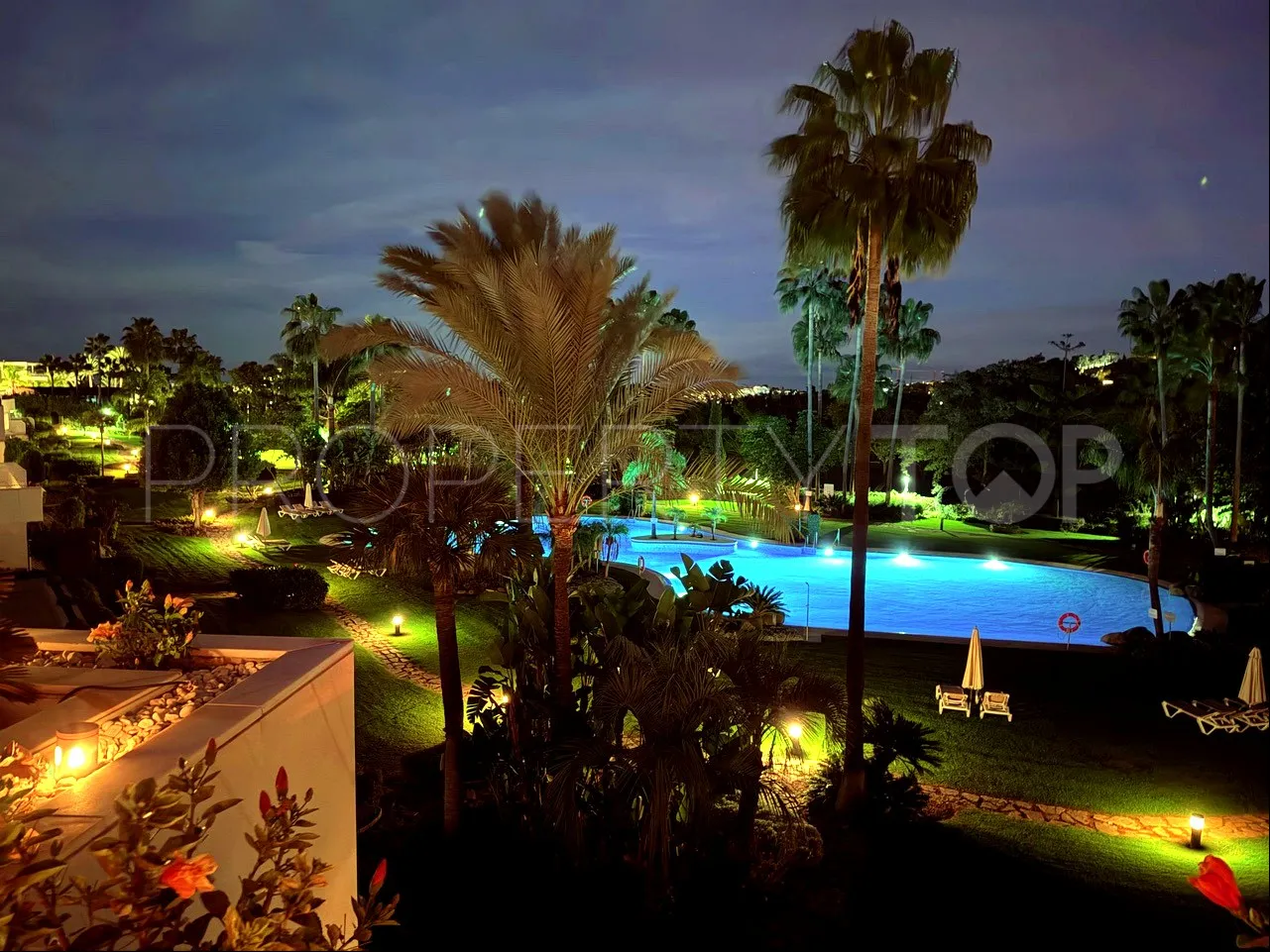 Duplex penthouse with 4 bedrooms for sale in Los Granados Golf