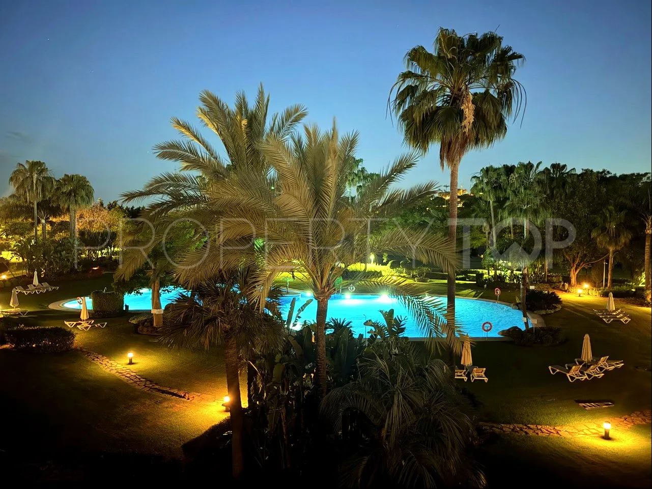 Duplex penthouse with 4 bedrooms for sale in Los Granados Golf
