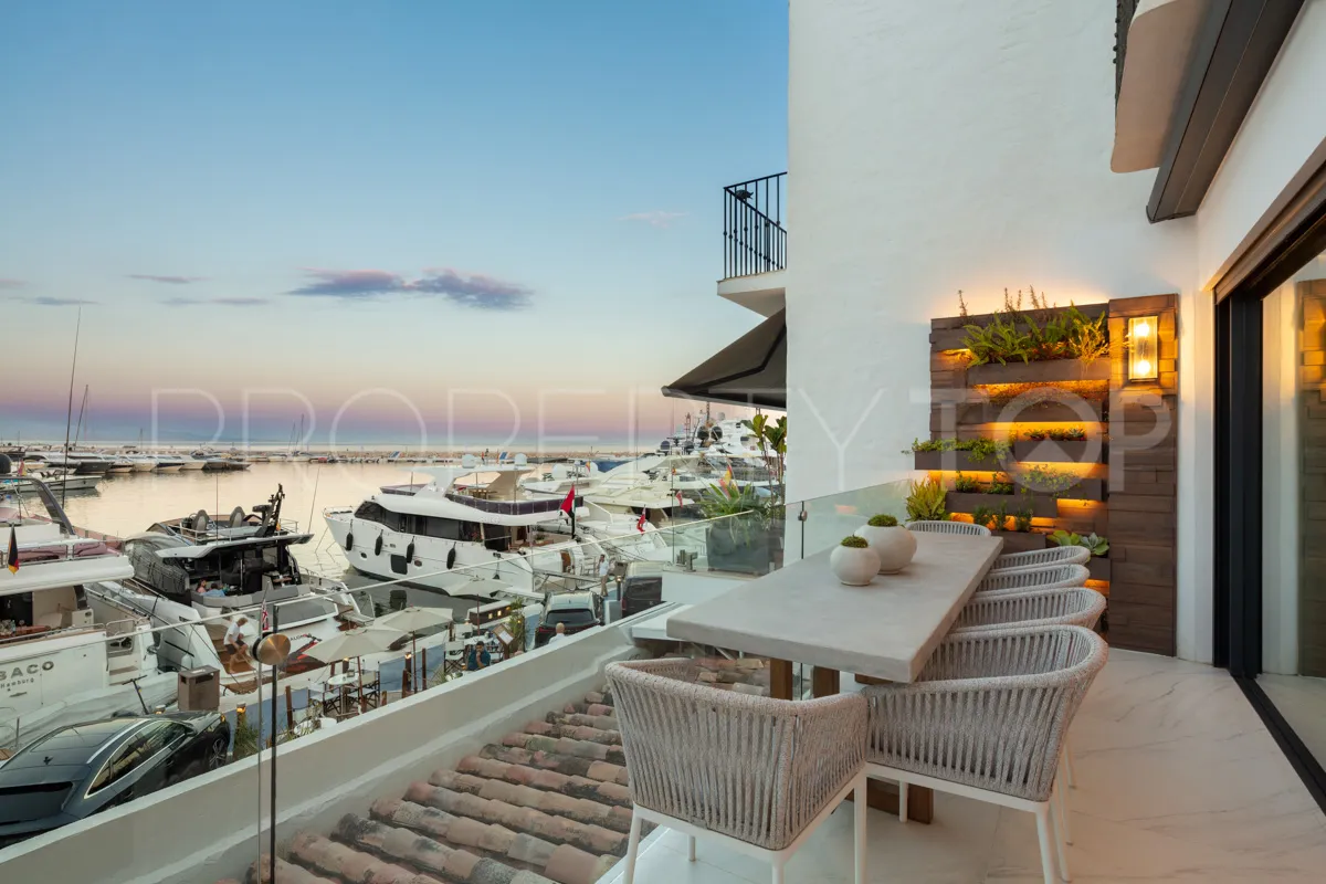 Apartamento con 3 dormitorios en venta en Marbella - Puerto Banus