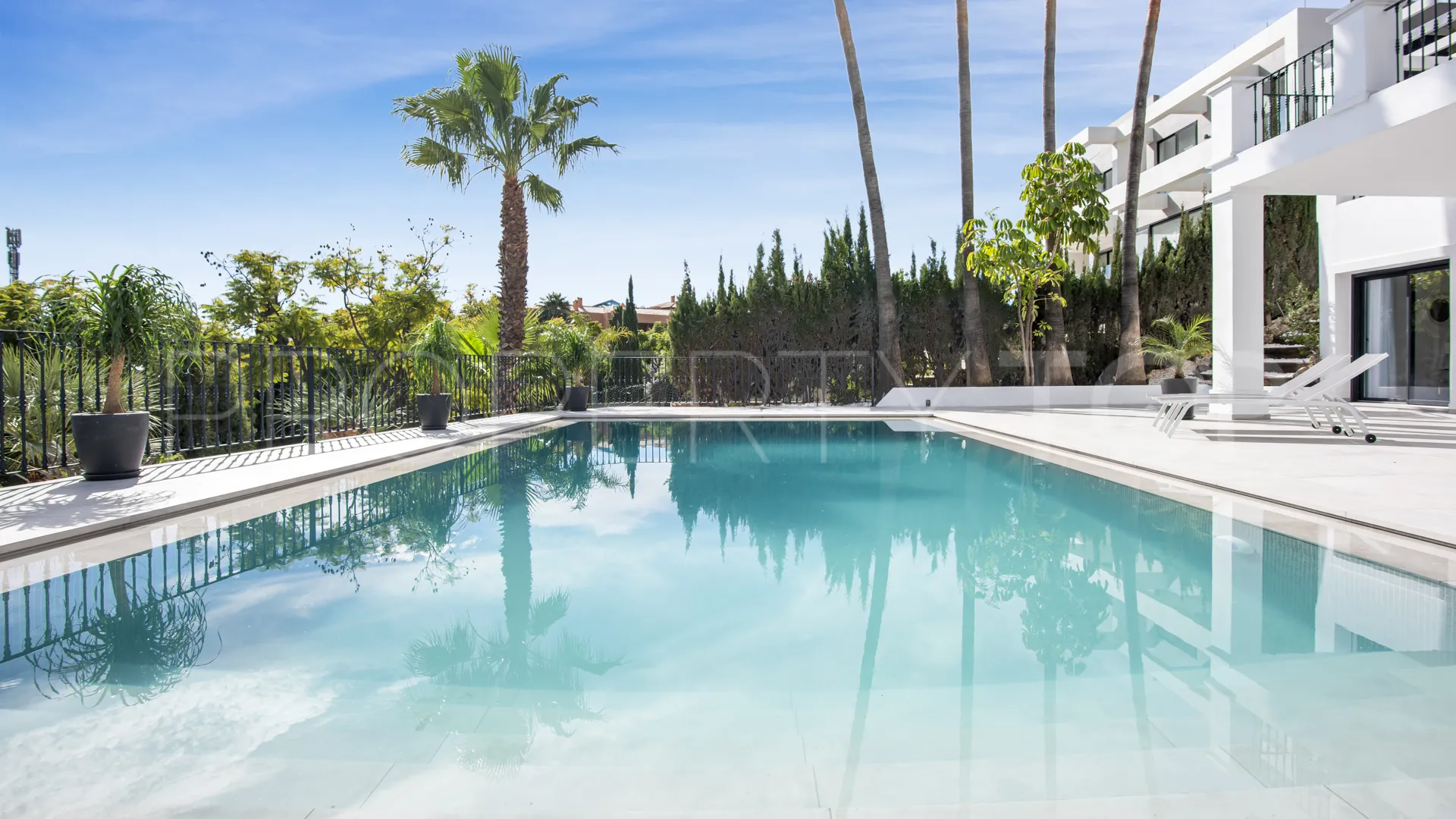 Los Flamingos, villa a la venta