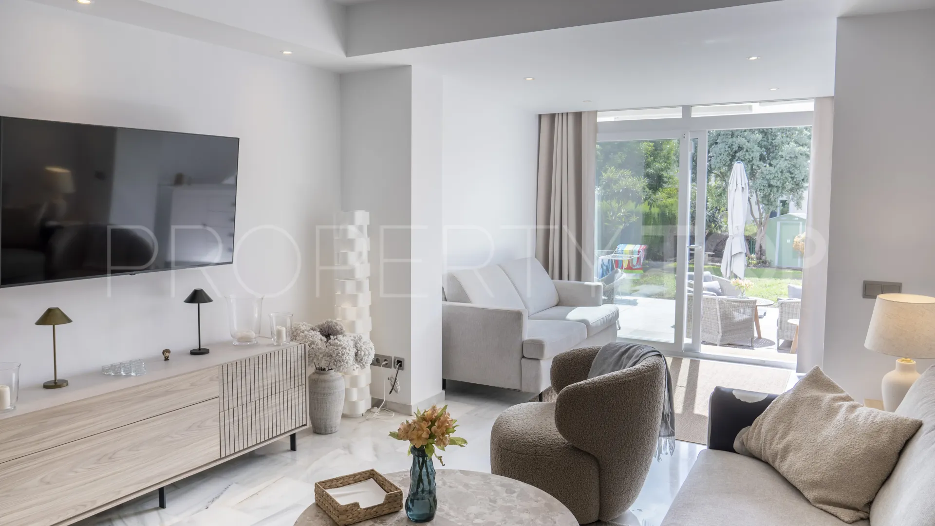 Comprar apartamento planta baja con 2 dormitorios en Sun Gardens
