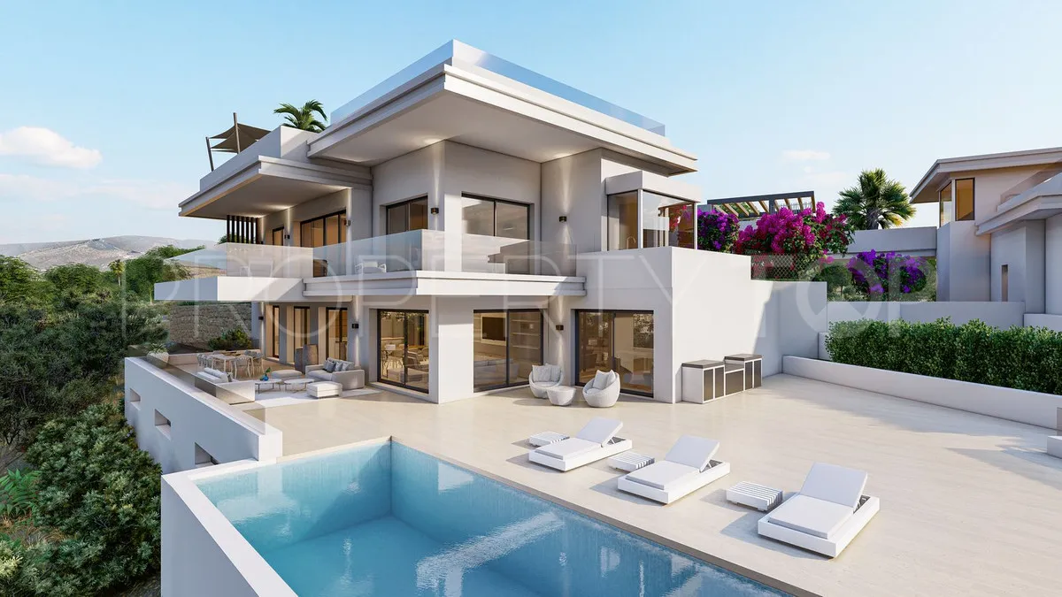Villa con 4 dormitorios en venta en Estepona