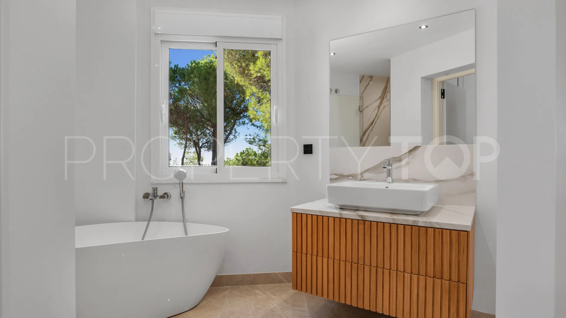 Villa for sale in El Madroñal