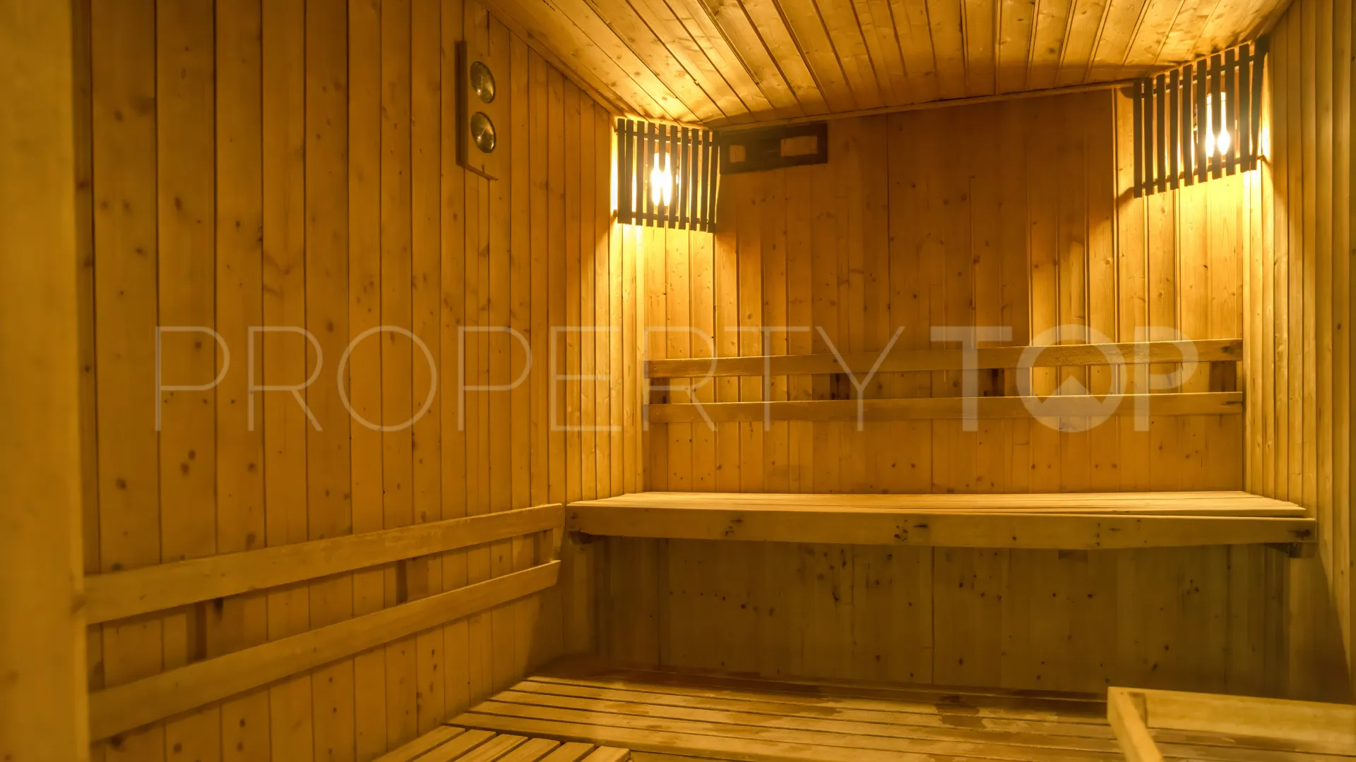 Ground floor apartment for sale in Benatalaya