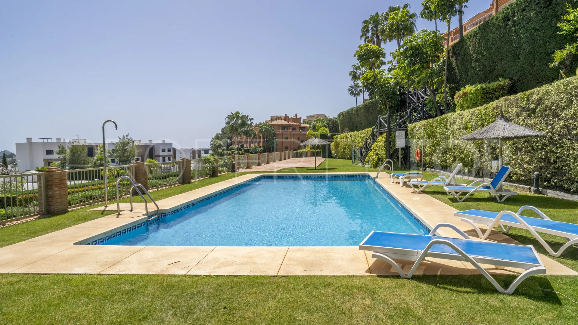 Ground floor apartment for sale in Benatalaya