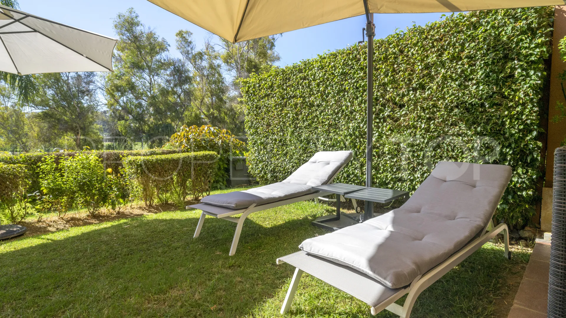 Ground floor apartment for sale in Benatalaya