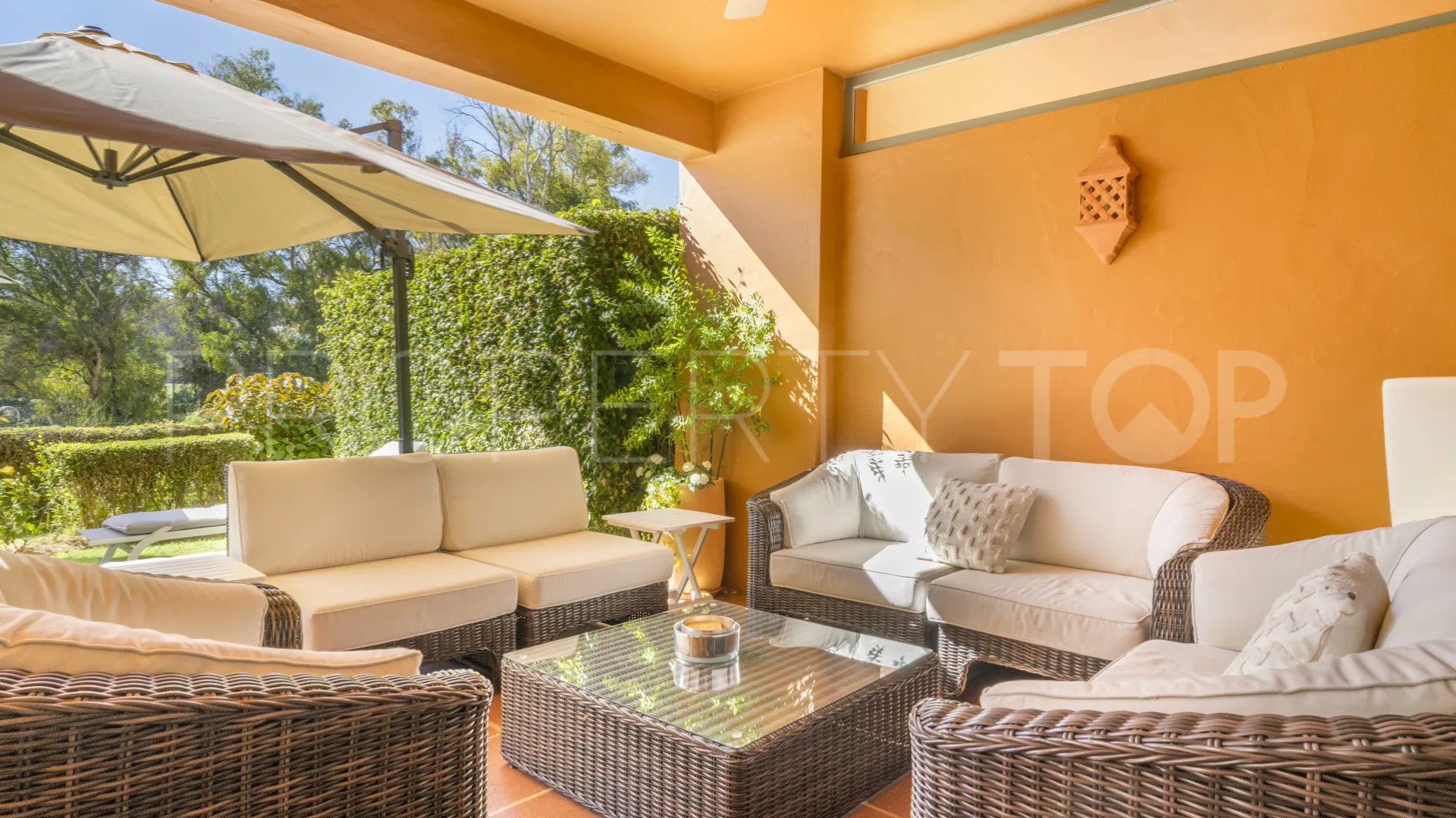 Ground floor apartment for sale in Benatalaya