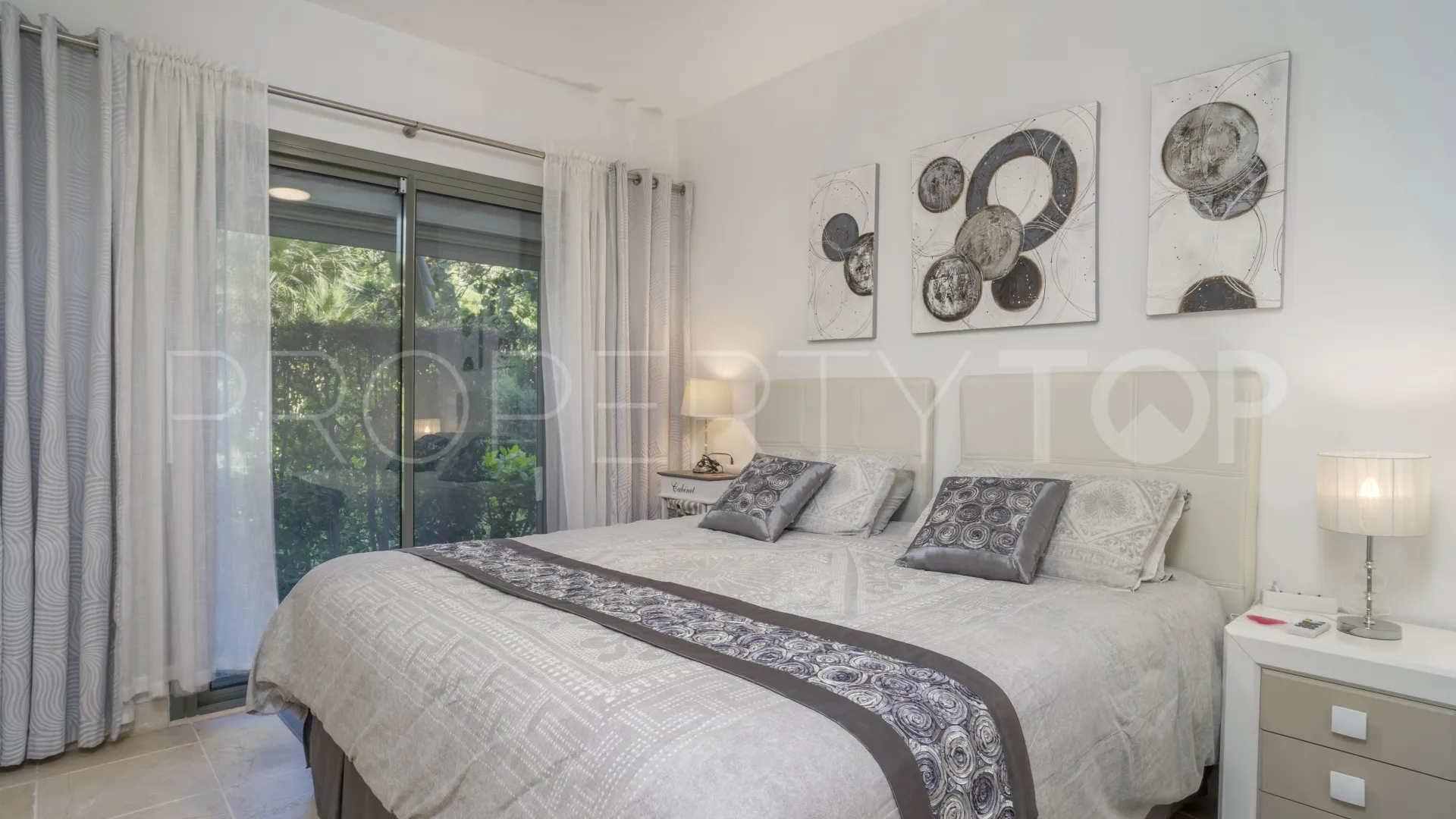 Ground floor apartment for sale in Benatalaya