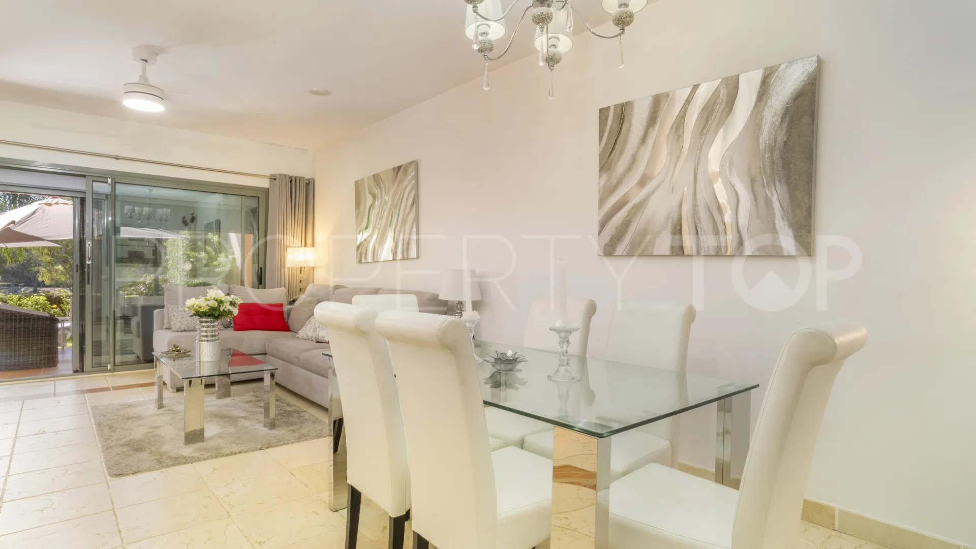 Ground floor apartment for sale in Benatalaya