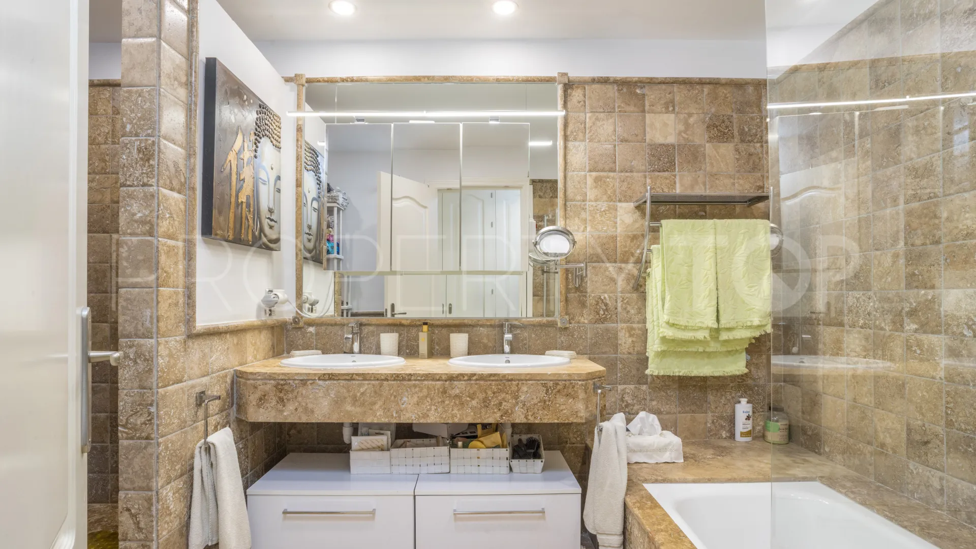 Ground floor apartment for sale in Benatalaya