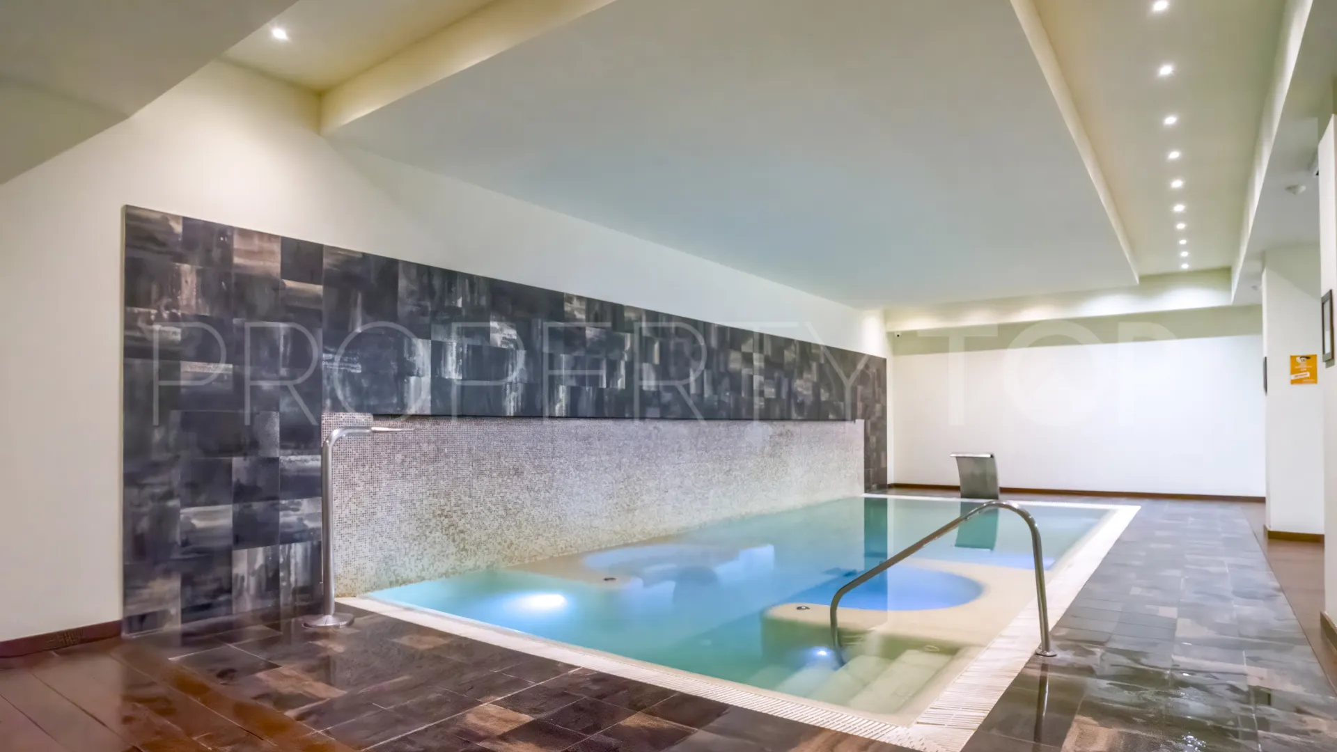 Ground floor apartment for sale in Benatalaya