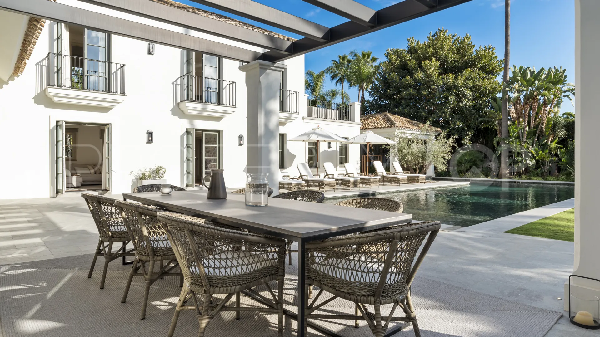 6 bedrooms villa for sale in Nueva Andalucia