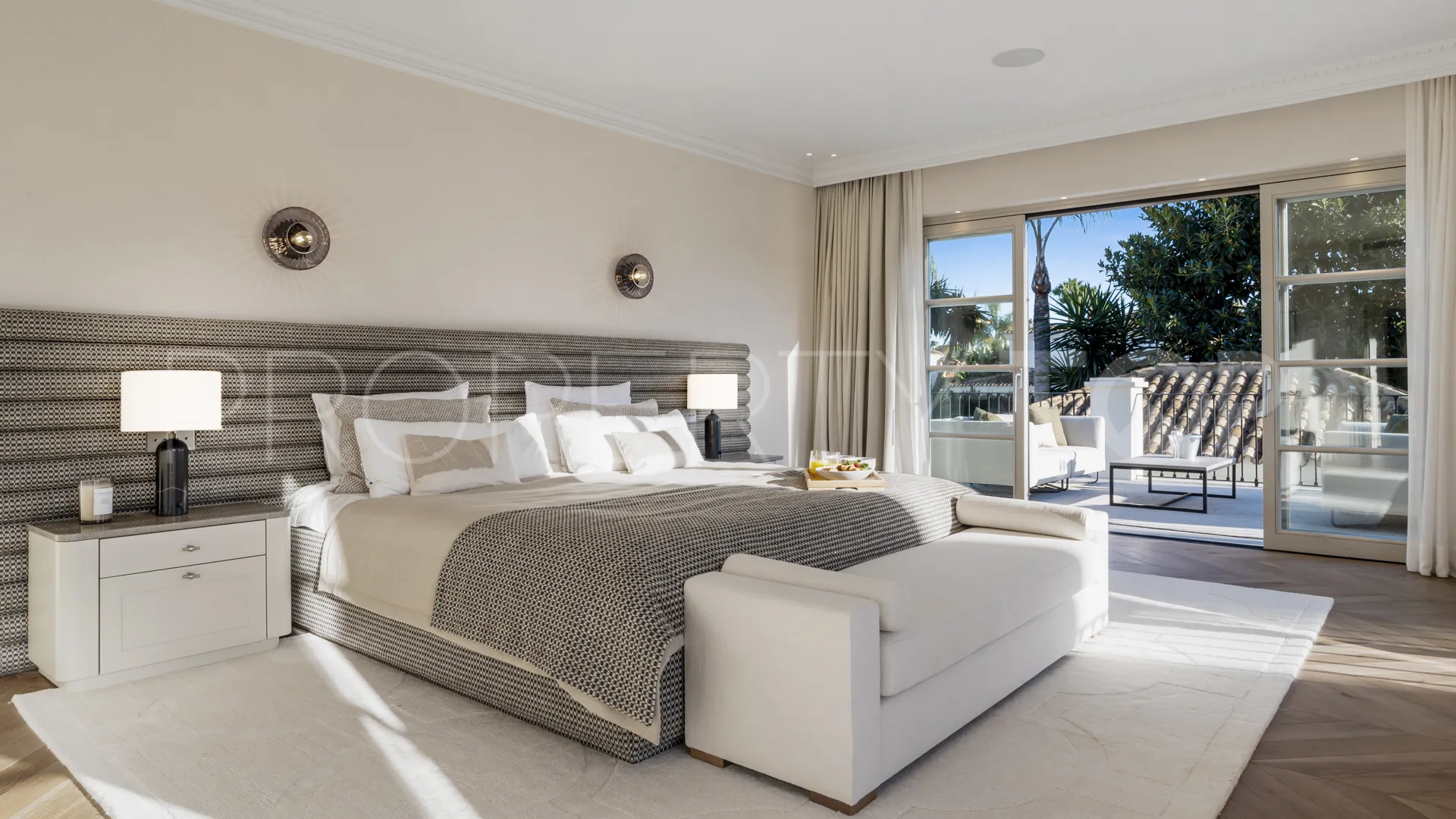 6 bedrooms villa for sale in Nueva Andalucia