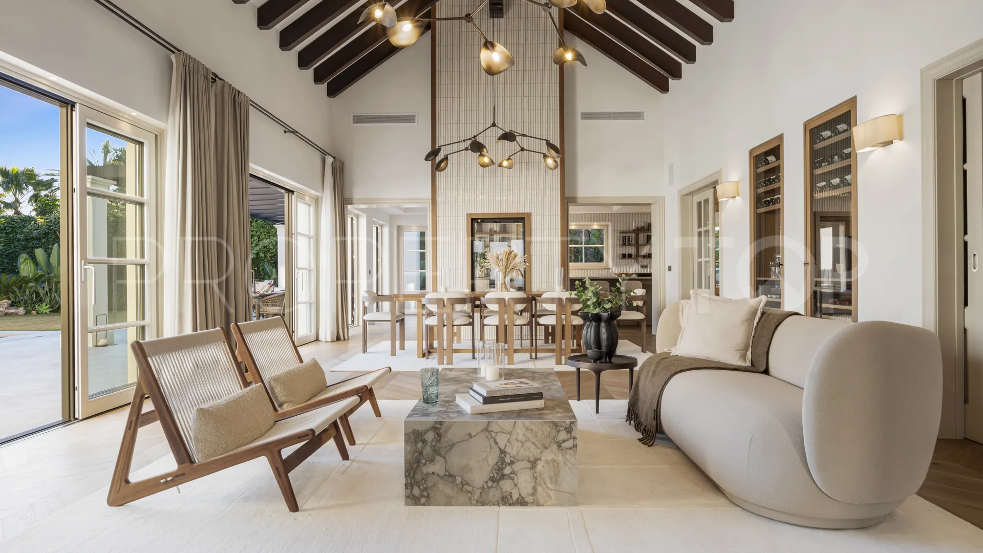 6 bedrooms villa for sale in Nueva Andalucia