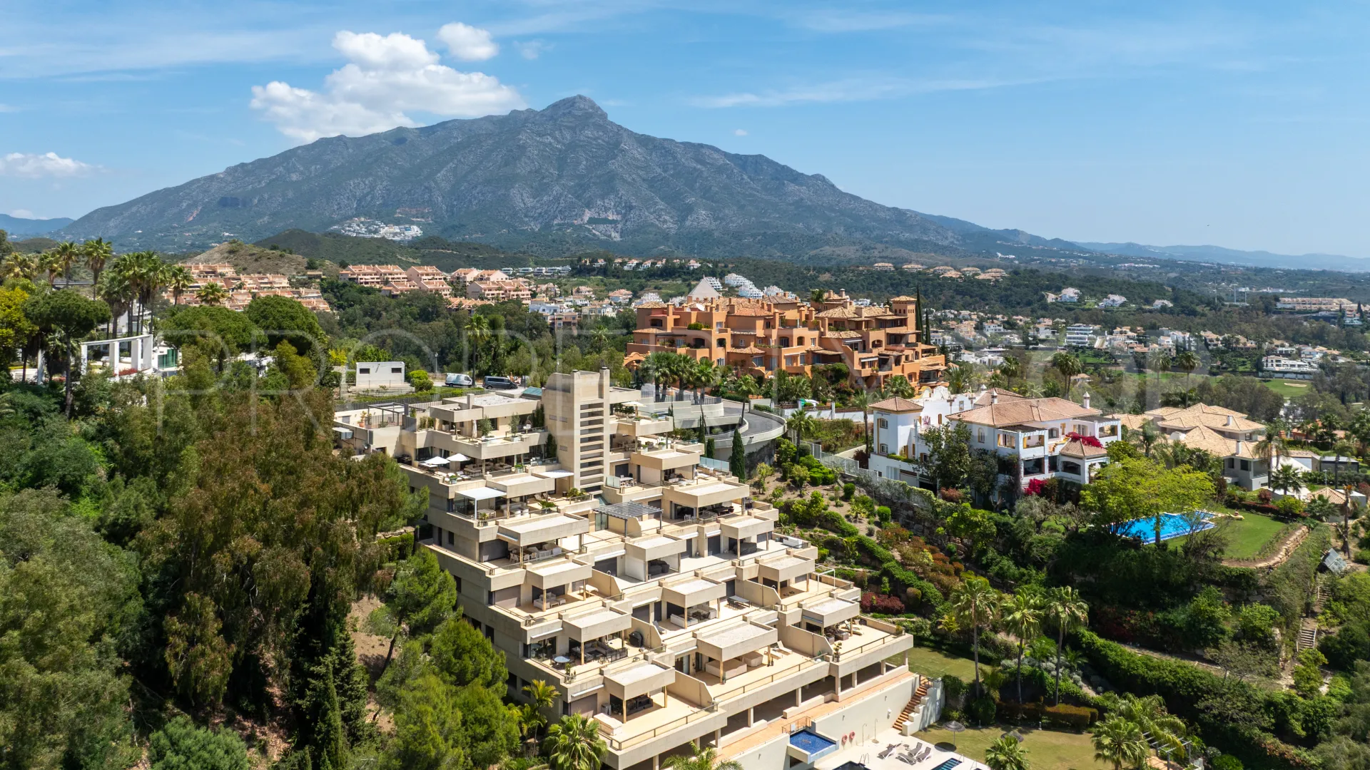 Duplex penthouse for sale in Los Arrayanes