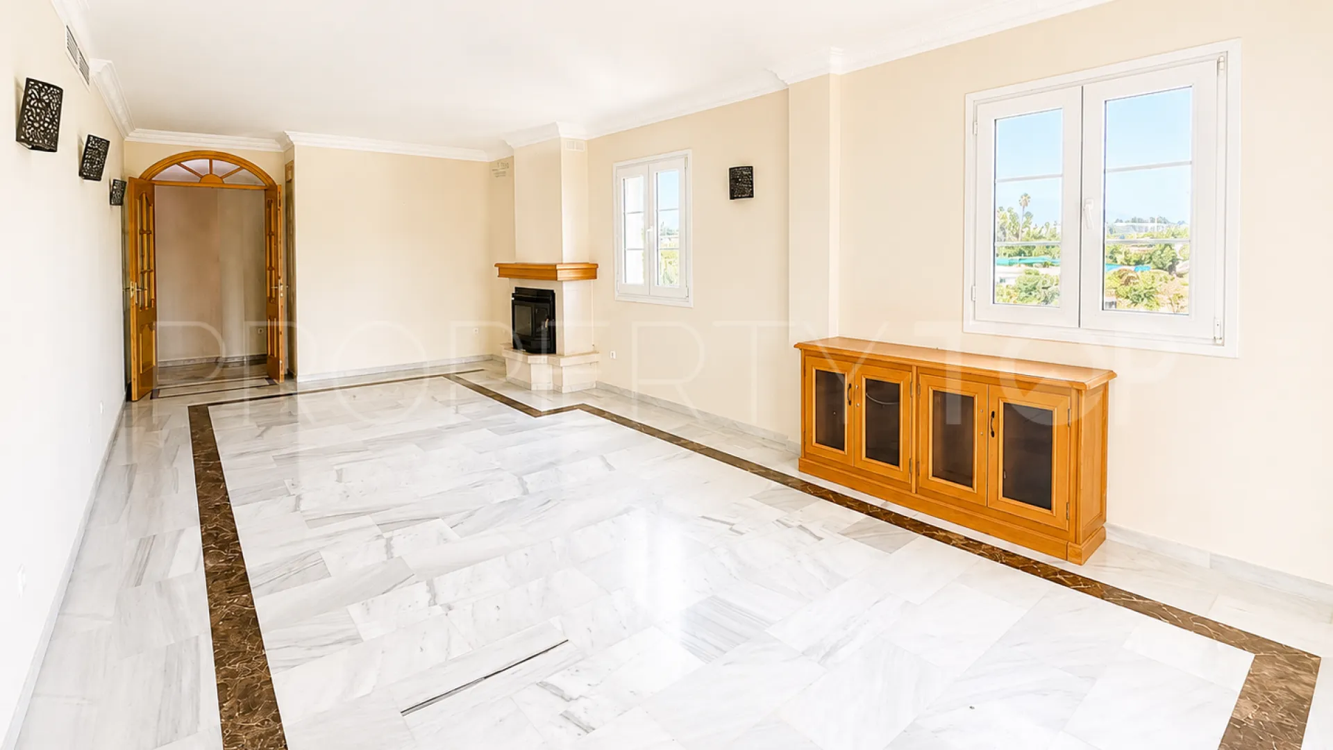 For sale El Padron villa with 5 bedrooms