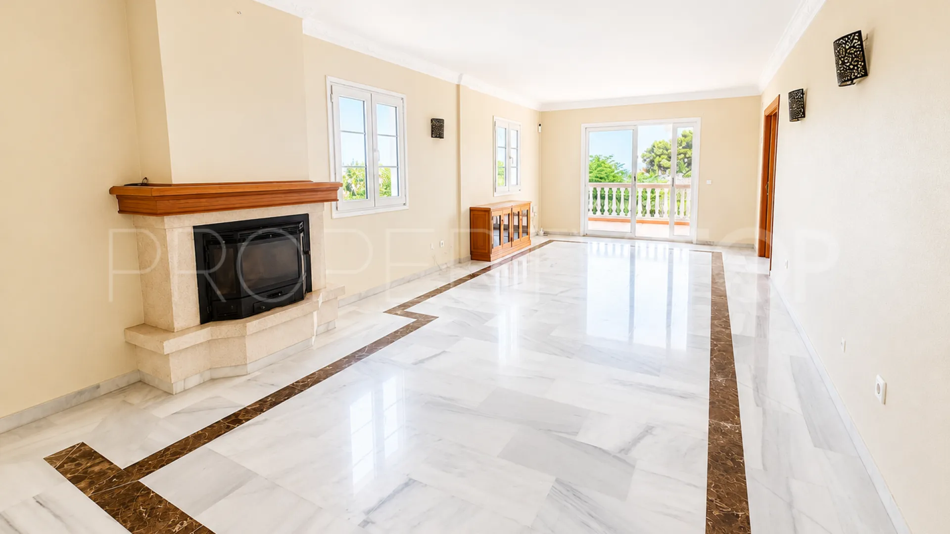 For sale El Padron villa with 5 bedrooms