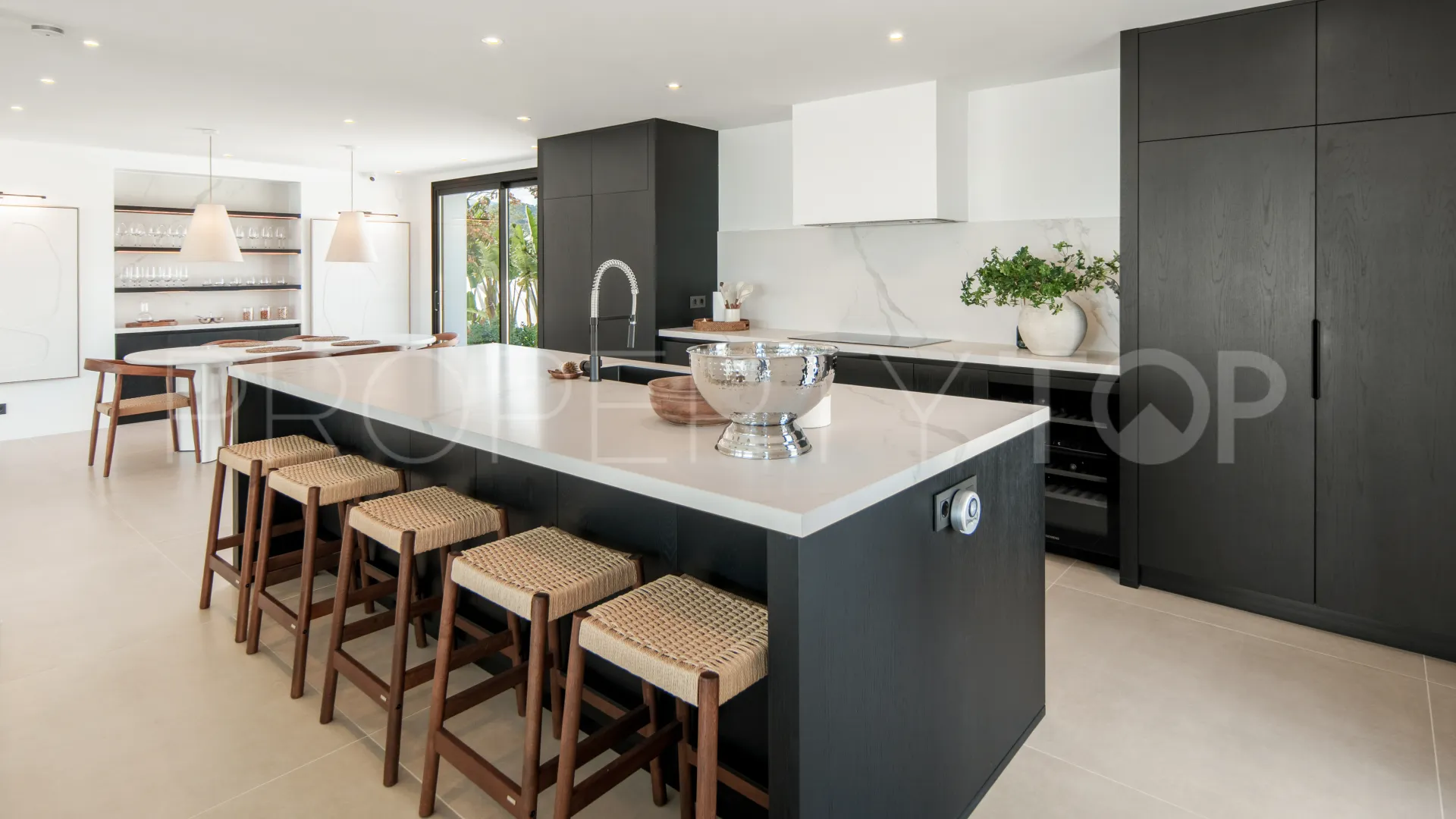 Comprar villa de 5 dormitorios en Puerto del Almendro