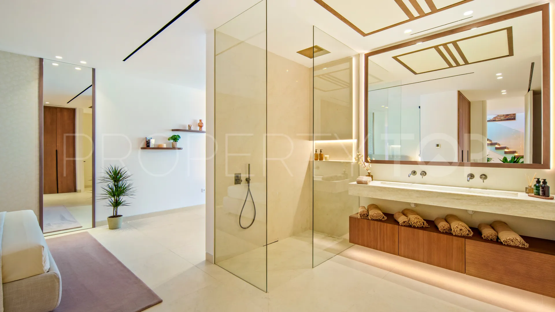 Villa en venta en Nueva Andalucia de 5 dormitorios