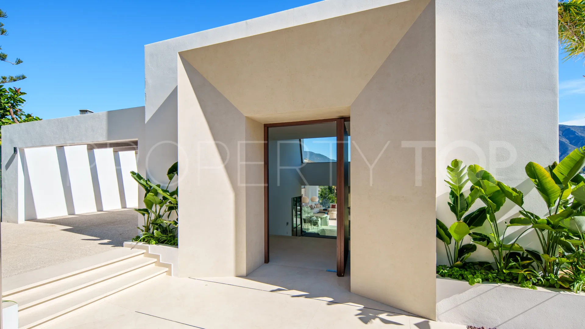 Villa en venta en Nueva Andalucia de 5 dormitorios