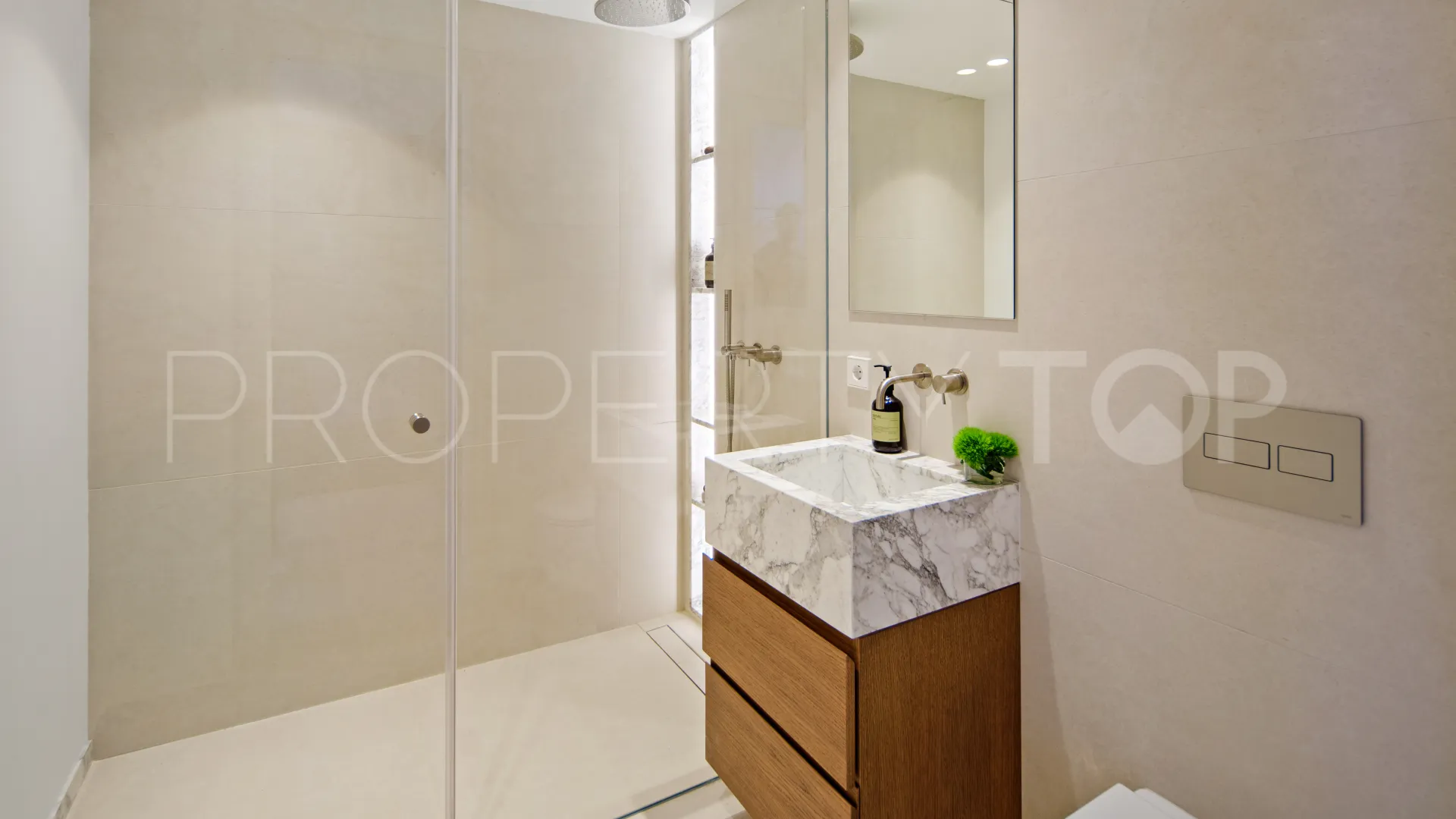 For sale 4 bedrooms villa in Las Brisas