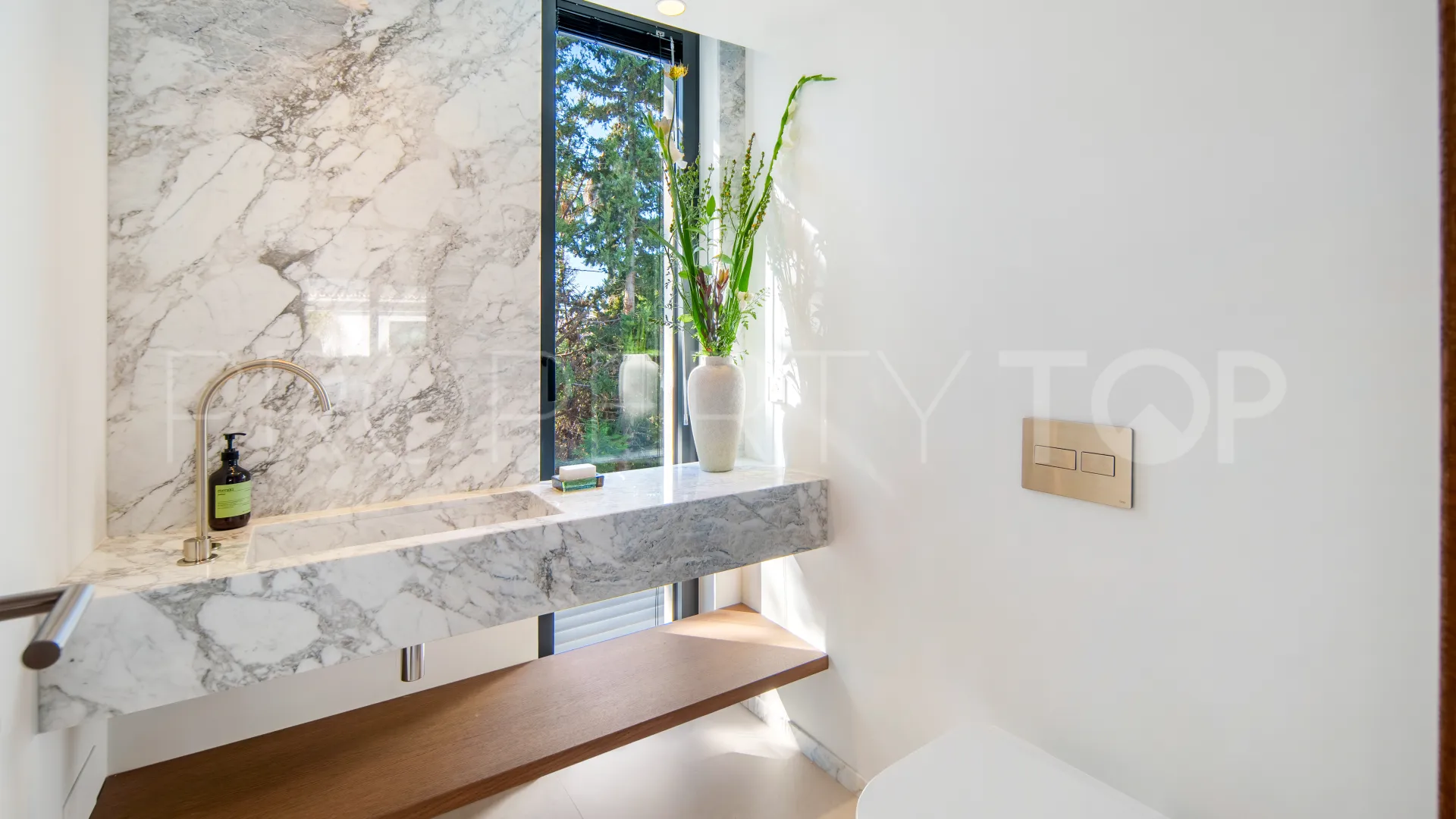 For sale 4 bedrooms villa in Las Brisas