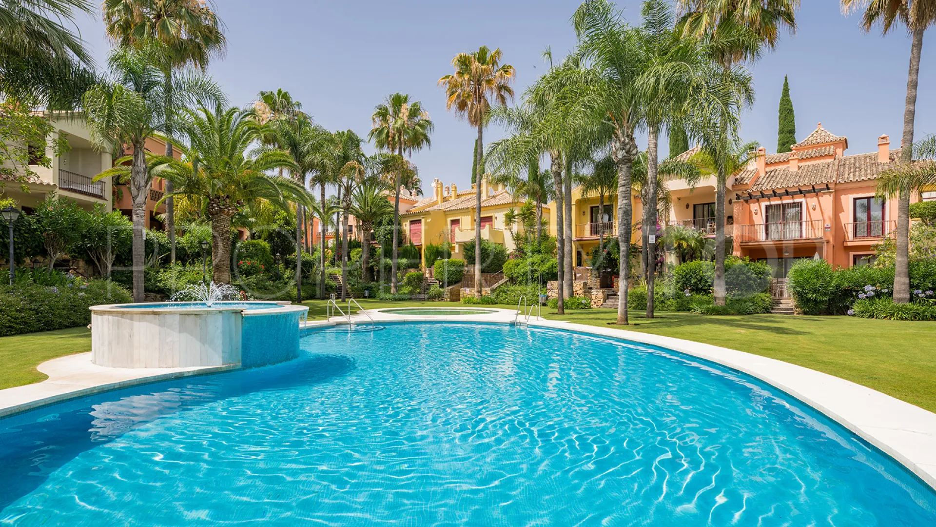 4 bedrooms town house for sale in Jardines de las Lomas