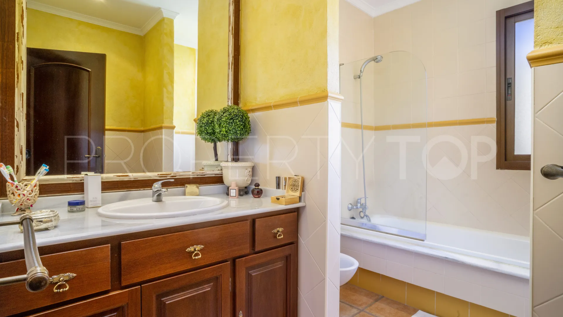 Guadalmina Alta, villa de 6 dormitorios en venta