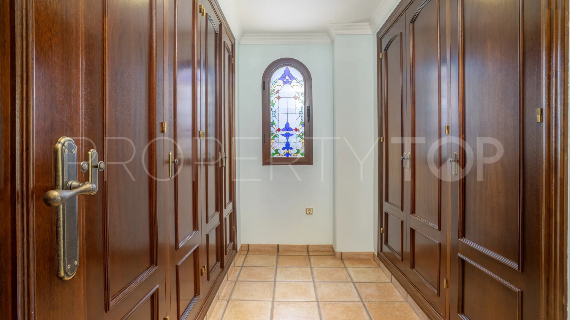 Guadalmina Alta, villa de 6 dormitorios en venta