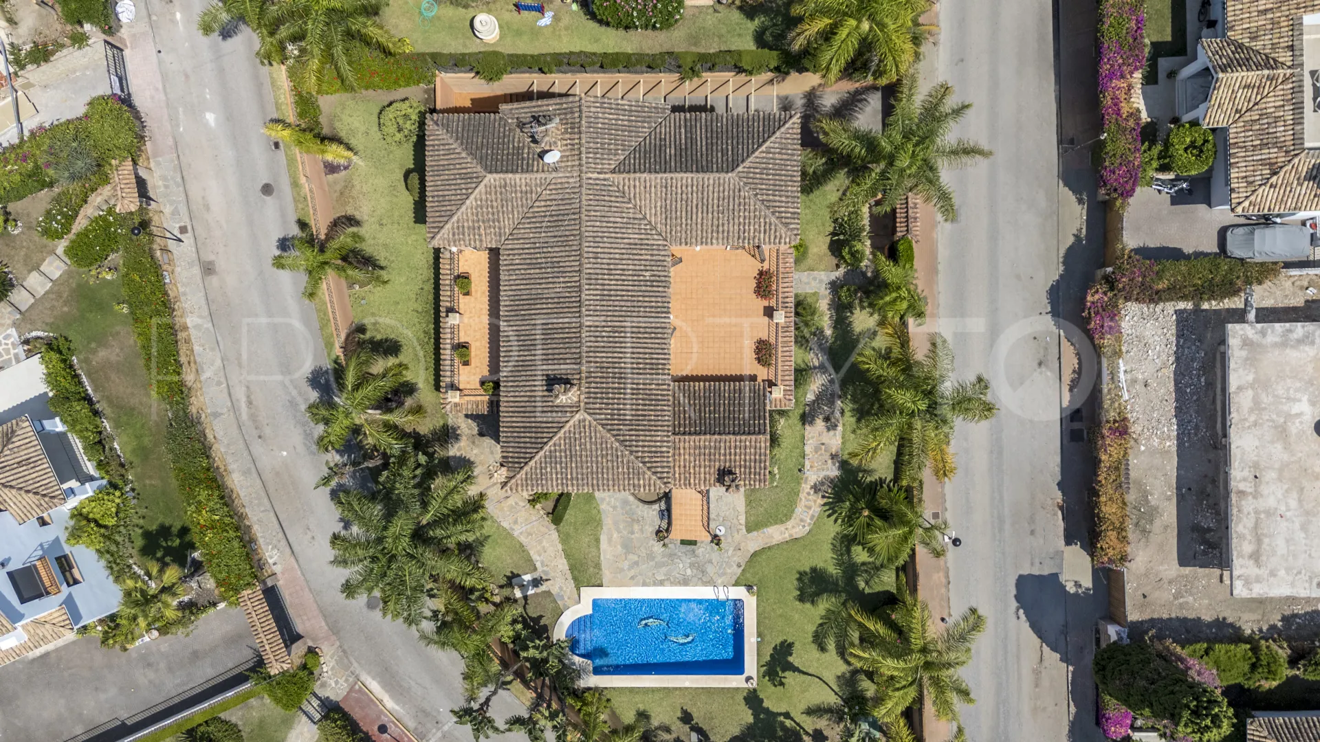 Guadalmina Alta, villa de 6 dormitorios en venta
