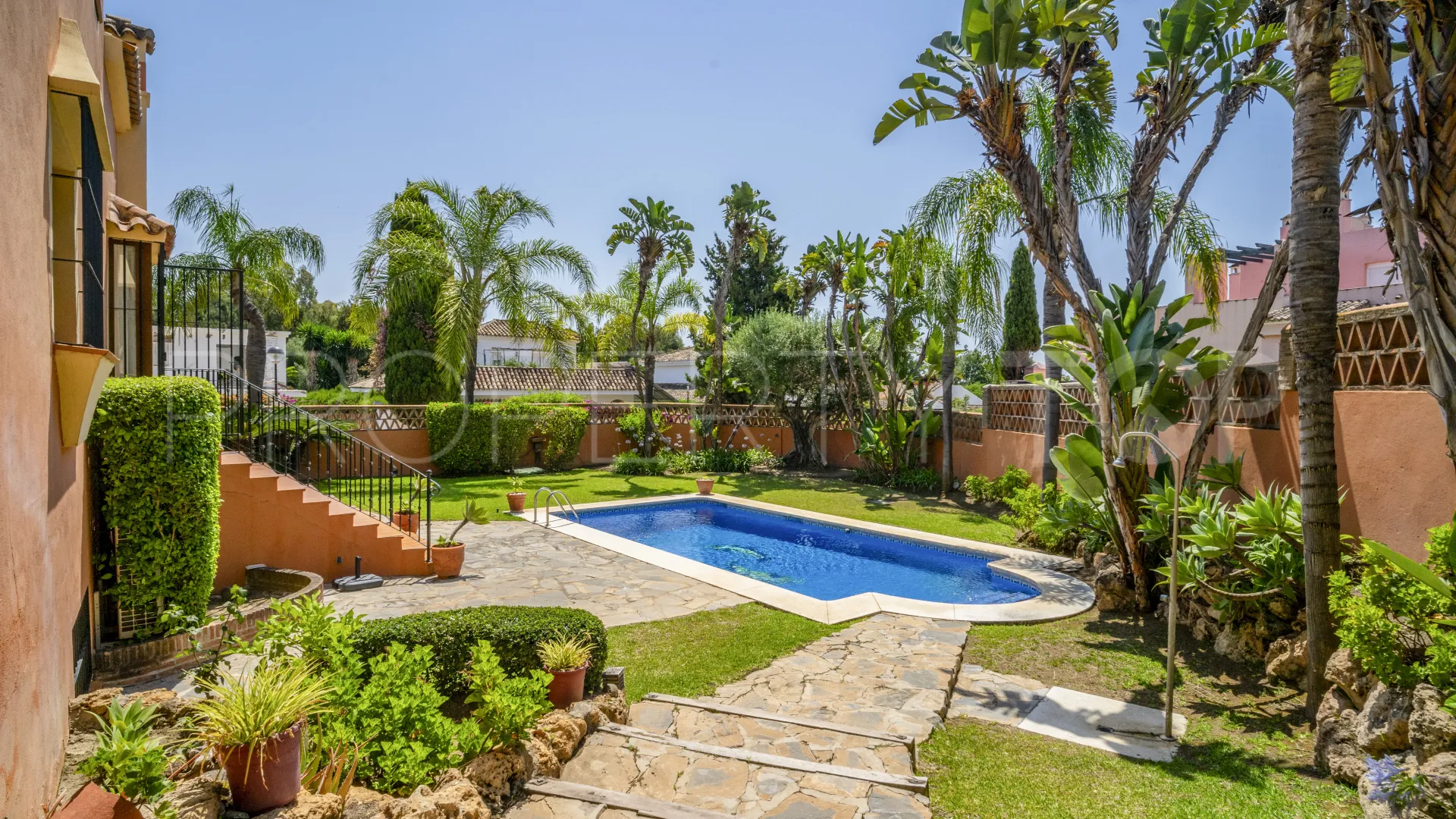 Guadalmina Alta, villa de 6 dormitorios en venta