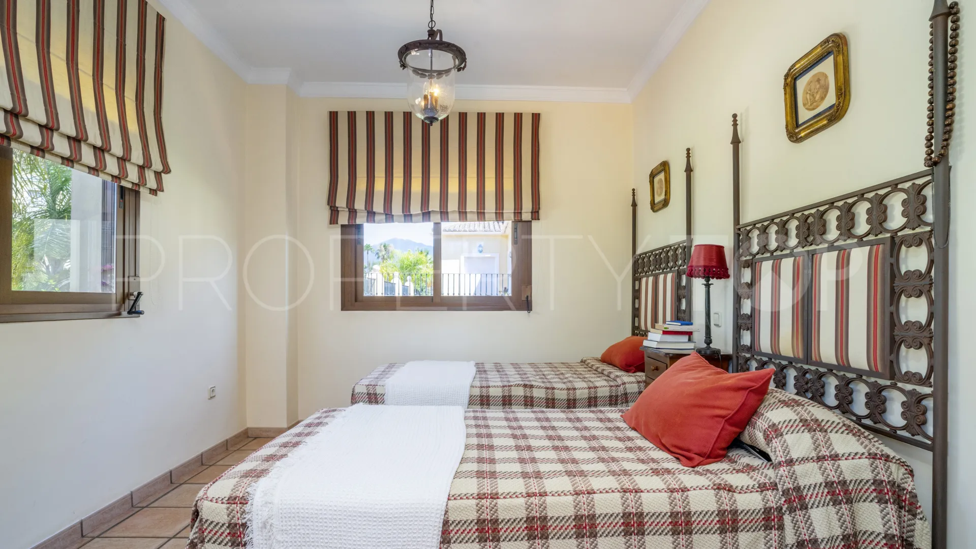 Guadalmina Alta, villa de 6 dormitorios en venta
